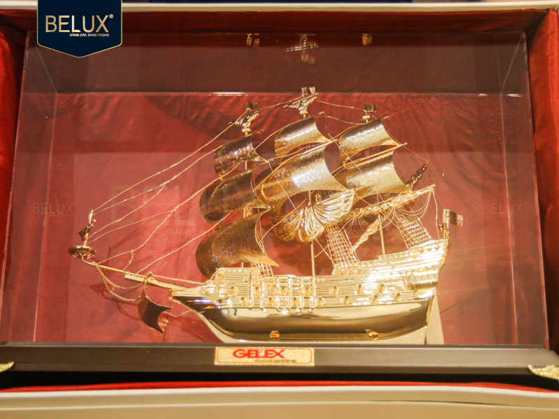 Lô mô hình thuyền Gelux 31x12x22cm mạ vàng 24k thiết kế theo yêu cầu